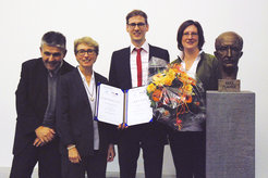 Herr und Frau Zimmermann (MTZ®stiftung), Dr. Christian Helker und Professor Dr. Wiebke Herzog (v.l.)