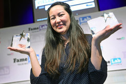 Dr. Olga Sin won the German finale of FameLab and received the audience award.