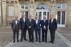 Presentation of the "Putte" to Professor Dr. Hans Schöler at the Erbdrostenhof:Matthias Lückertz, Professor Dr. Dr. Thomas Sternberg, Professor Dr. Hans Schöler, Professor Dr. Götz Alsmann, Professor Dr. Konrad Hünteler, Dr. Andreas Freisfeld (from left).