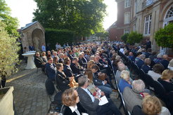 The ceremony for the presentation of the "Putte" took place in front of more than 400 guests in brillliant weather.